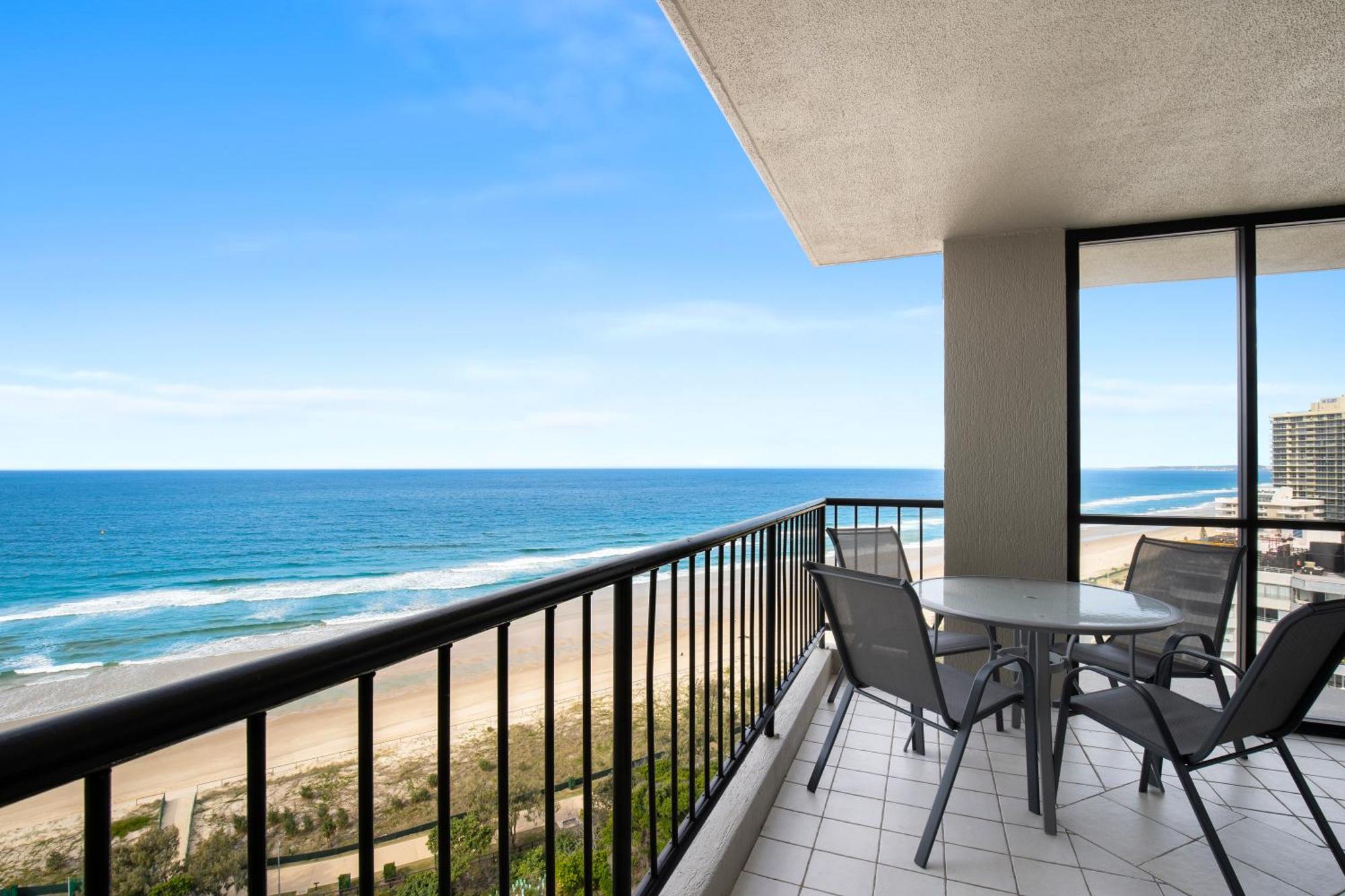 Capricorn One Beachside Holiday Apartments - Official 골드코스트 외부 사진
