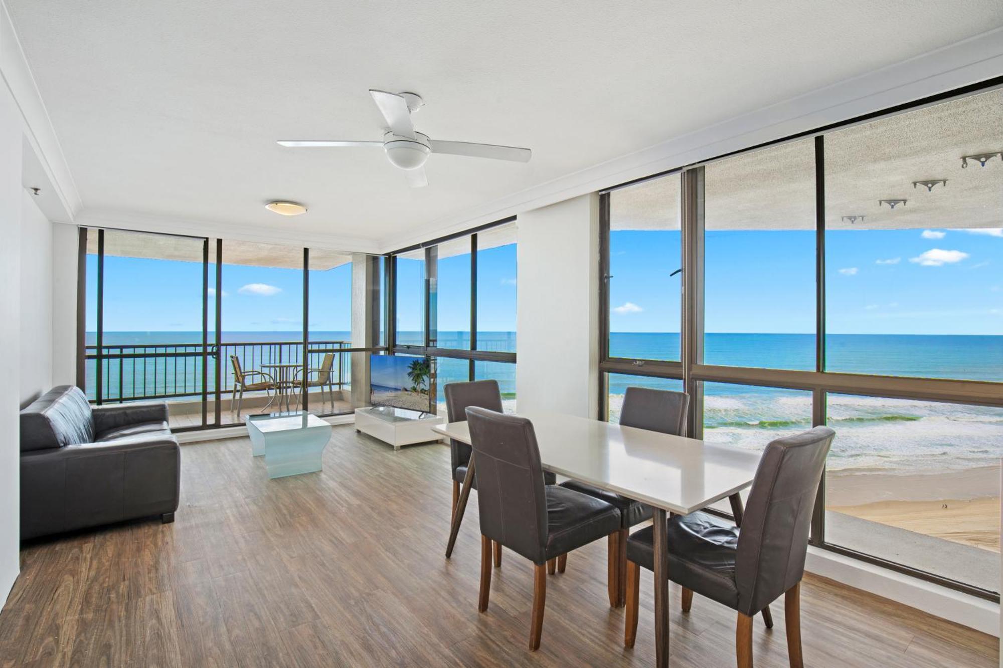 Capricorn One Beachside Holiday Apartments - Official 골드코스트 외부 사진
