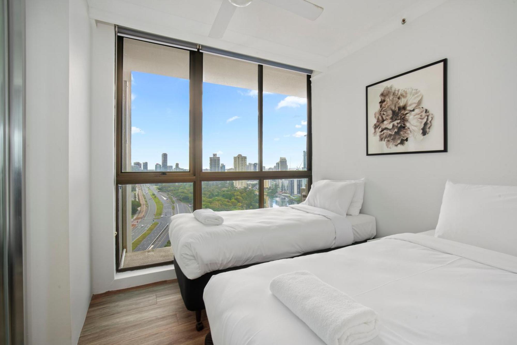 Capricorn One Beachside Holiday Apartments - Official 골드코스트 외부 사진