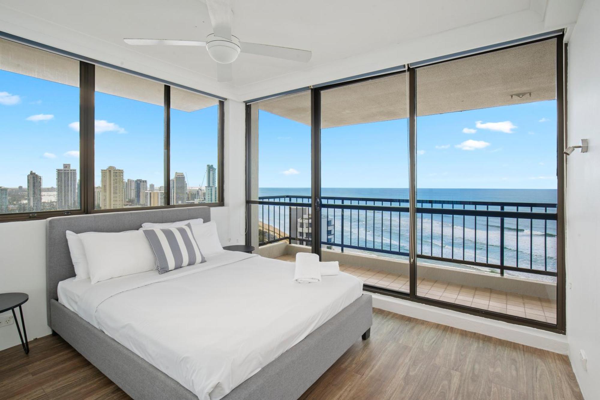 Capricorn One Beachside Holiday Apartments - Official 골드코스트 외부 사진