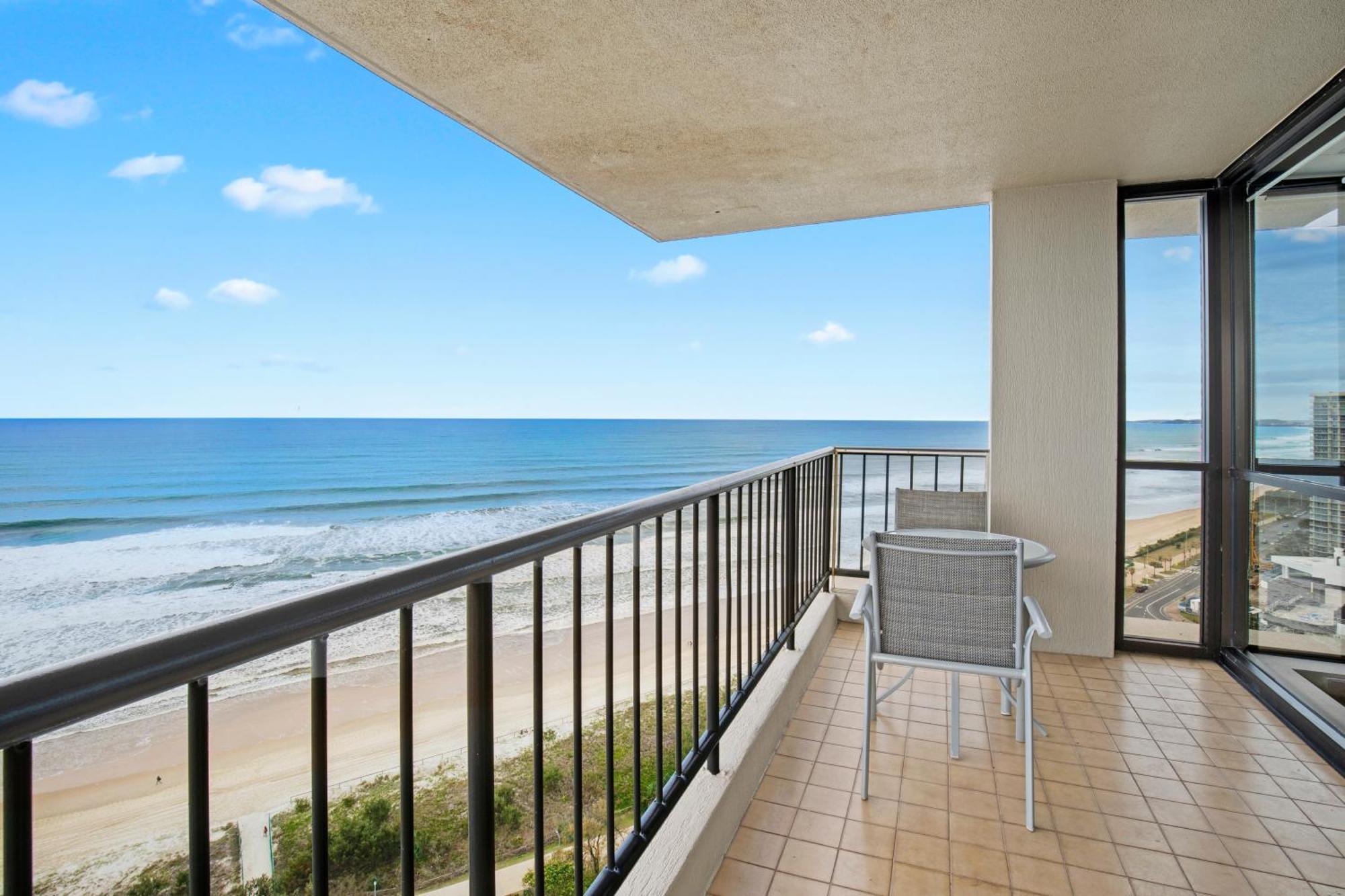 Capricorn One Beachside Holiday Apartments - Official 골드코스트 외부 사진