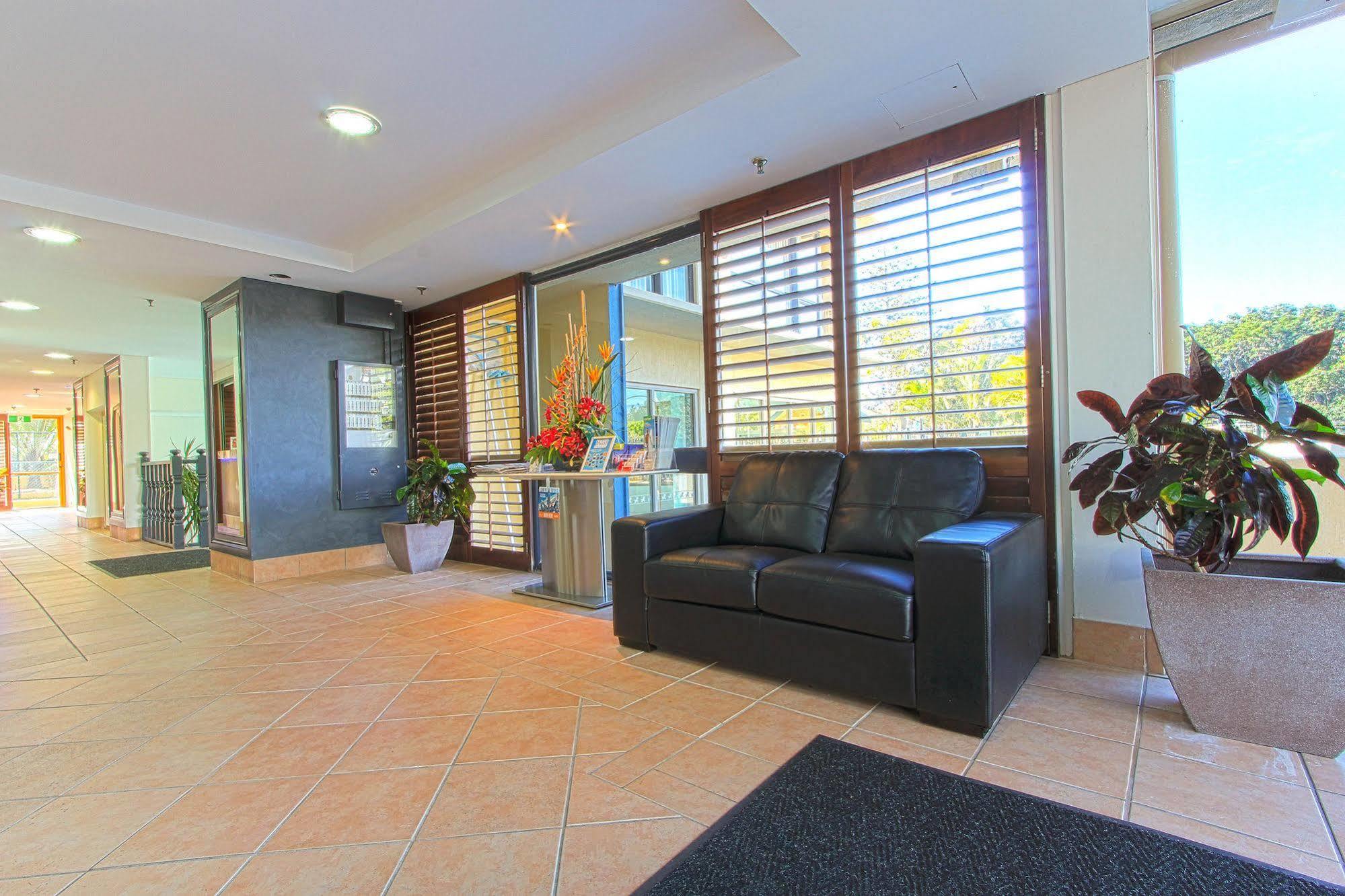 Capricorn One Beachside Holiday Apartments - Official 골드코스트 외부 사진