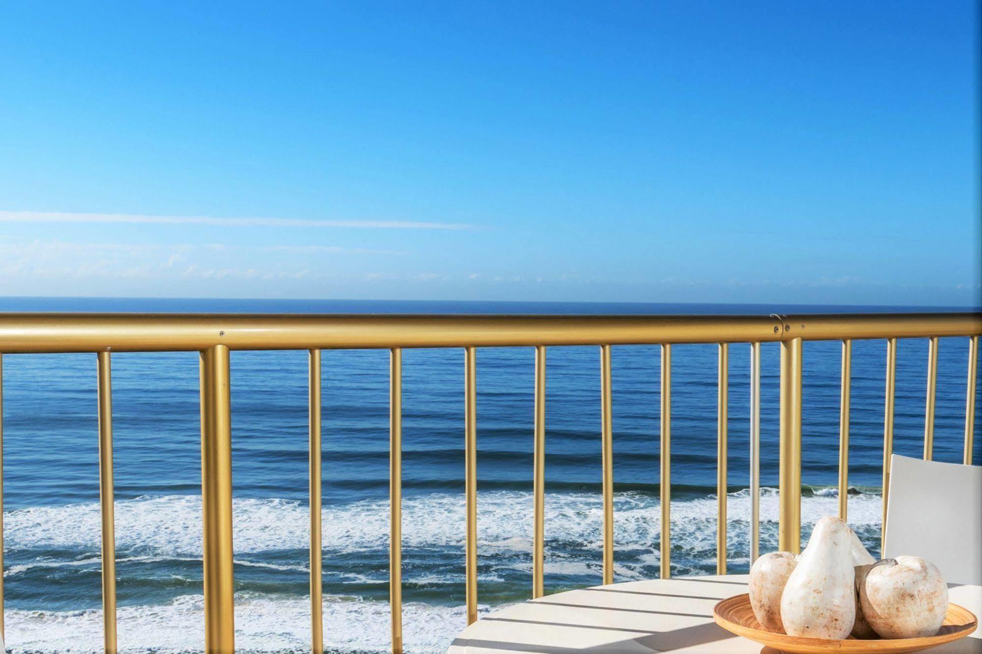 Capricorn One Beachside Holiday Apartments - Official 골드코스트 외부 사진