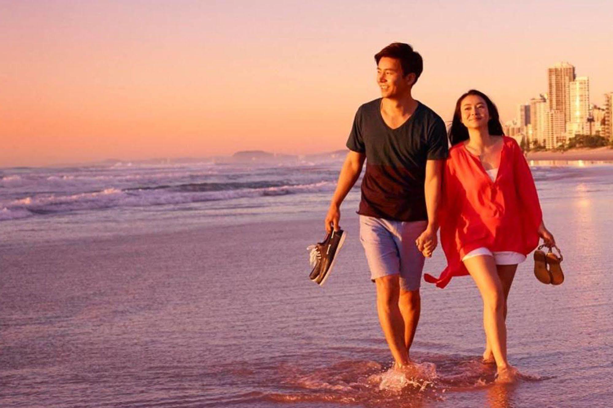 Capricorn One Beachside Holiday Apartments - Official 골드코스트 외부 사진