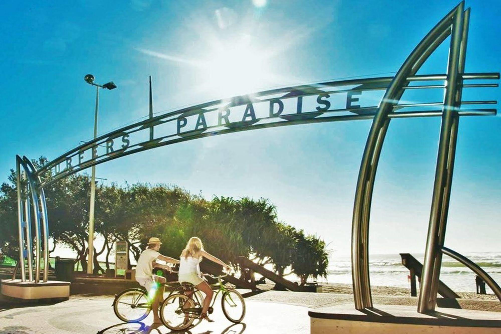 Capricorn One Beachside Holiday Apartments - Official 골드코스트 외부 사진