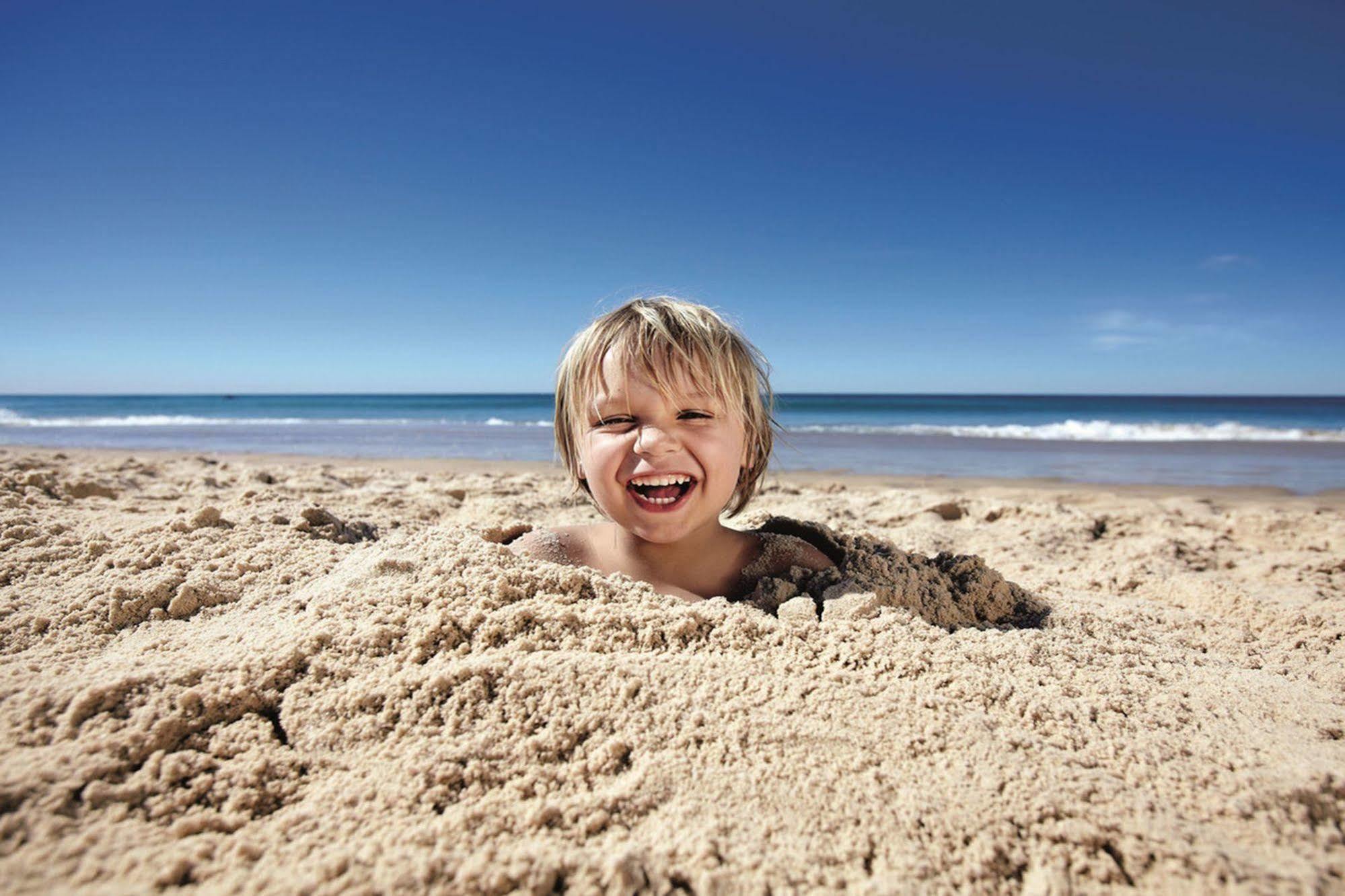 Capricorn One Beachside Holiday Apartments - Official 골드코스트 외부 사진