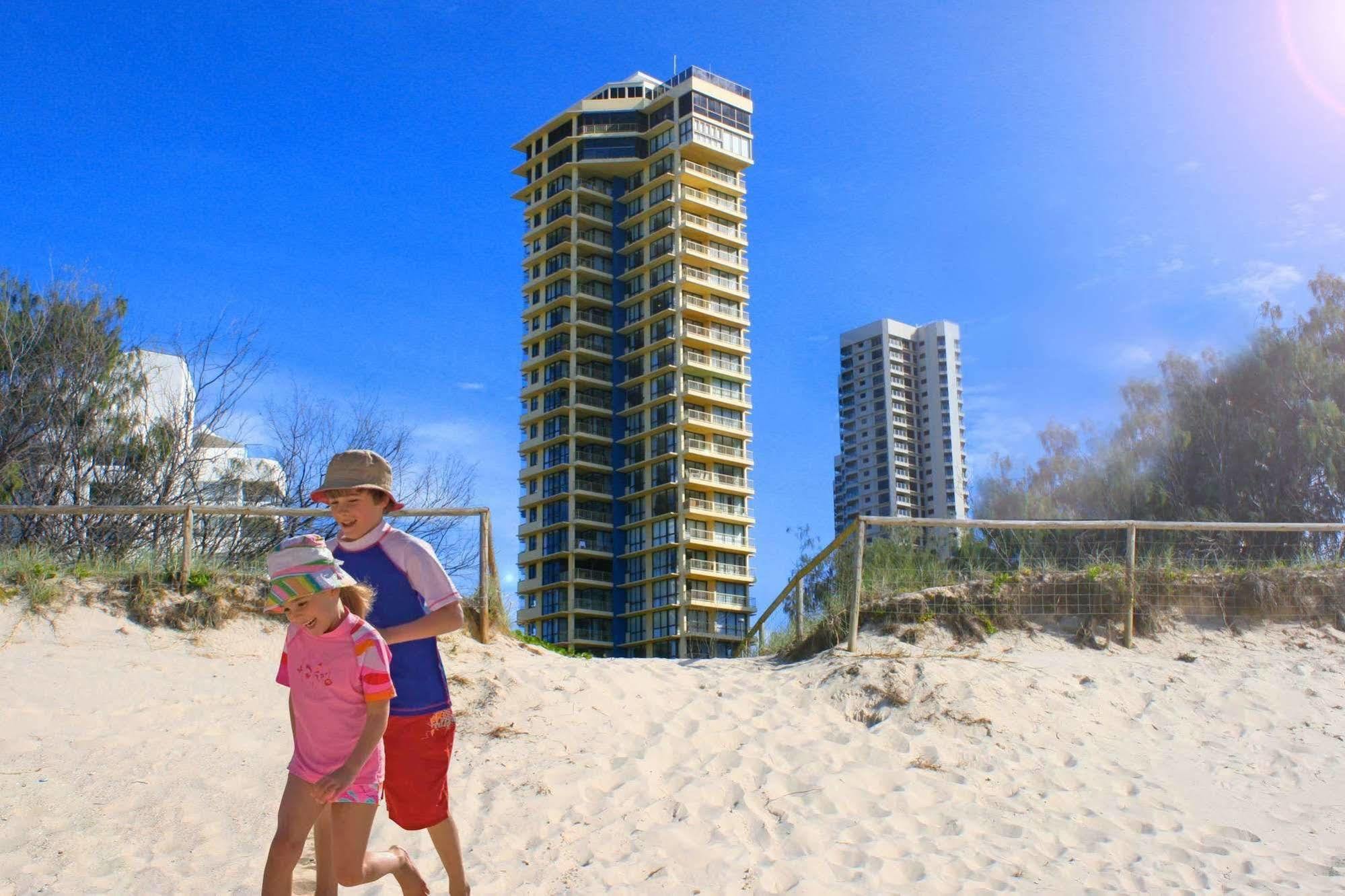 Capricorn One Beachside Holiday Apartments - Official 골드코스트 외부 사진