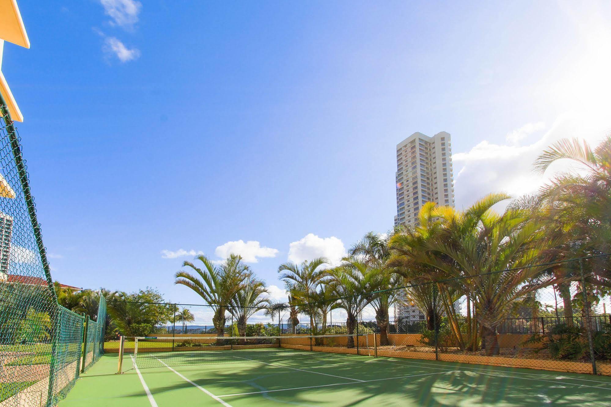 Capricorn One Beachside Holiday Apartments - Official 골드코스트 외부 사진