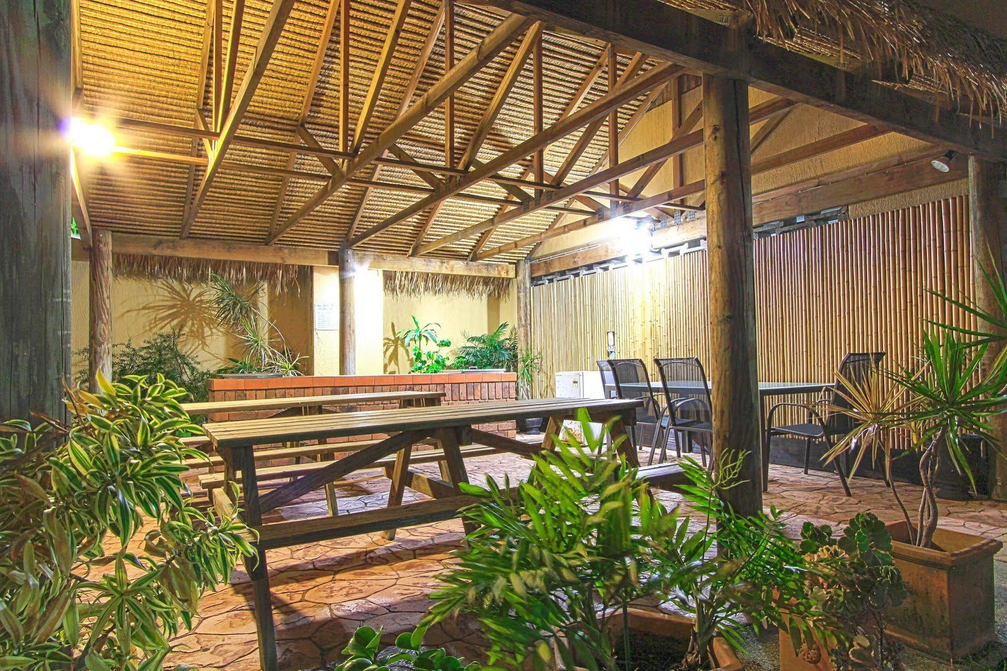 Capricorn One Beachside Holiday Apartments - Official 골드코스트 외부 사진